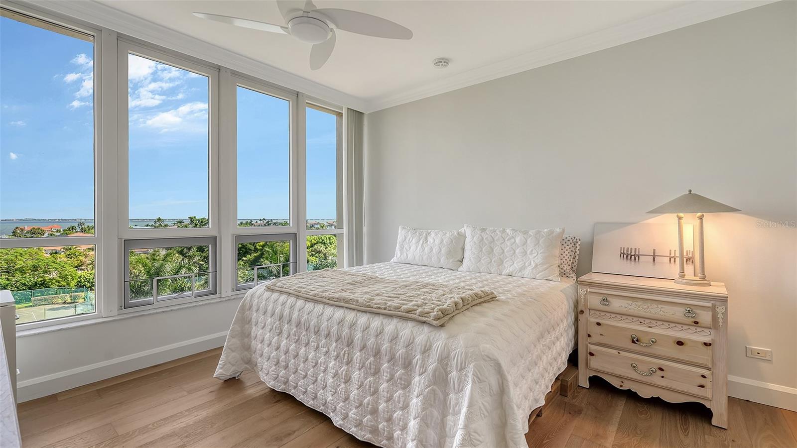 1211 GULF OF MEXICO DR #301, LONGBOAT KEY, FL, 34228