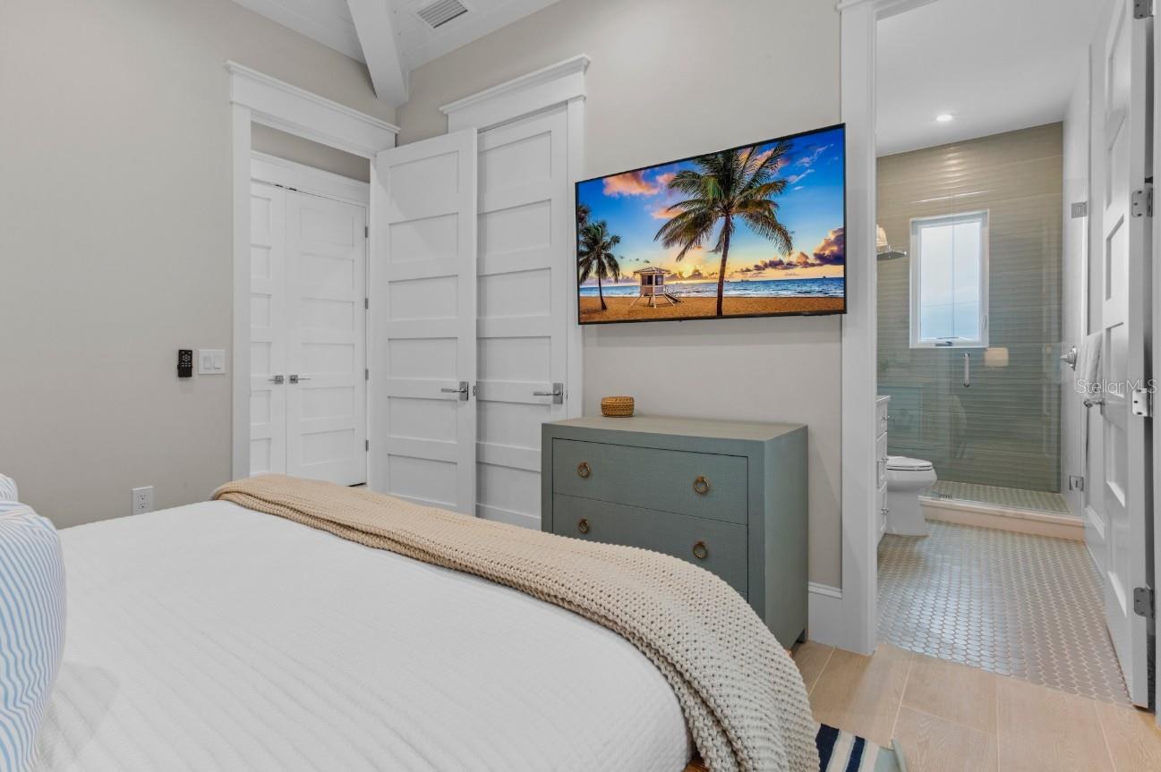 2412 AVENUE C, BRADENTON BEACH, FL, 34217