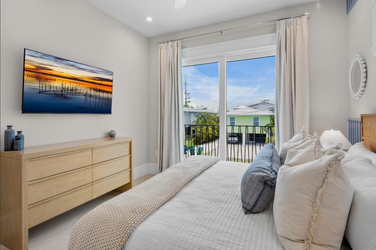 2412 AVENUE C, BRADENTON BEACH, FL, 34217