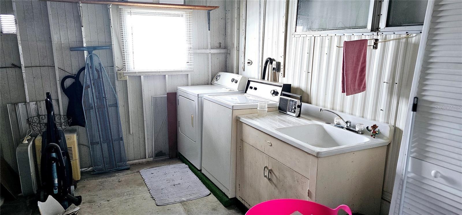 3811 LINWOOD, BRADENTON, FL, 34208