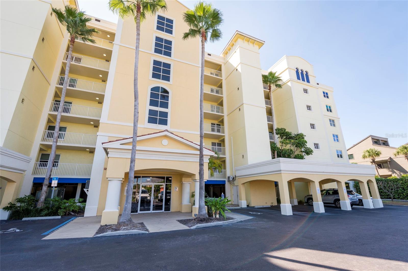16750 GULF BLVD #214, NORTH REDINGTON BEACH, FL, 33708