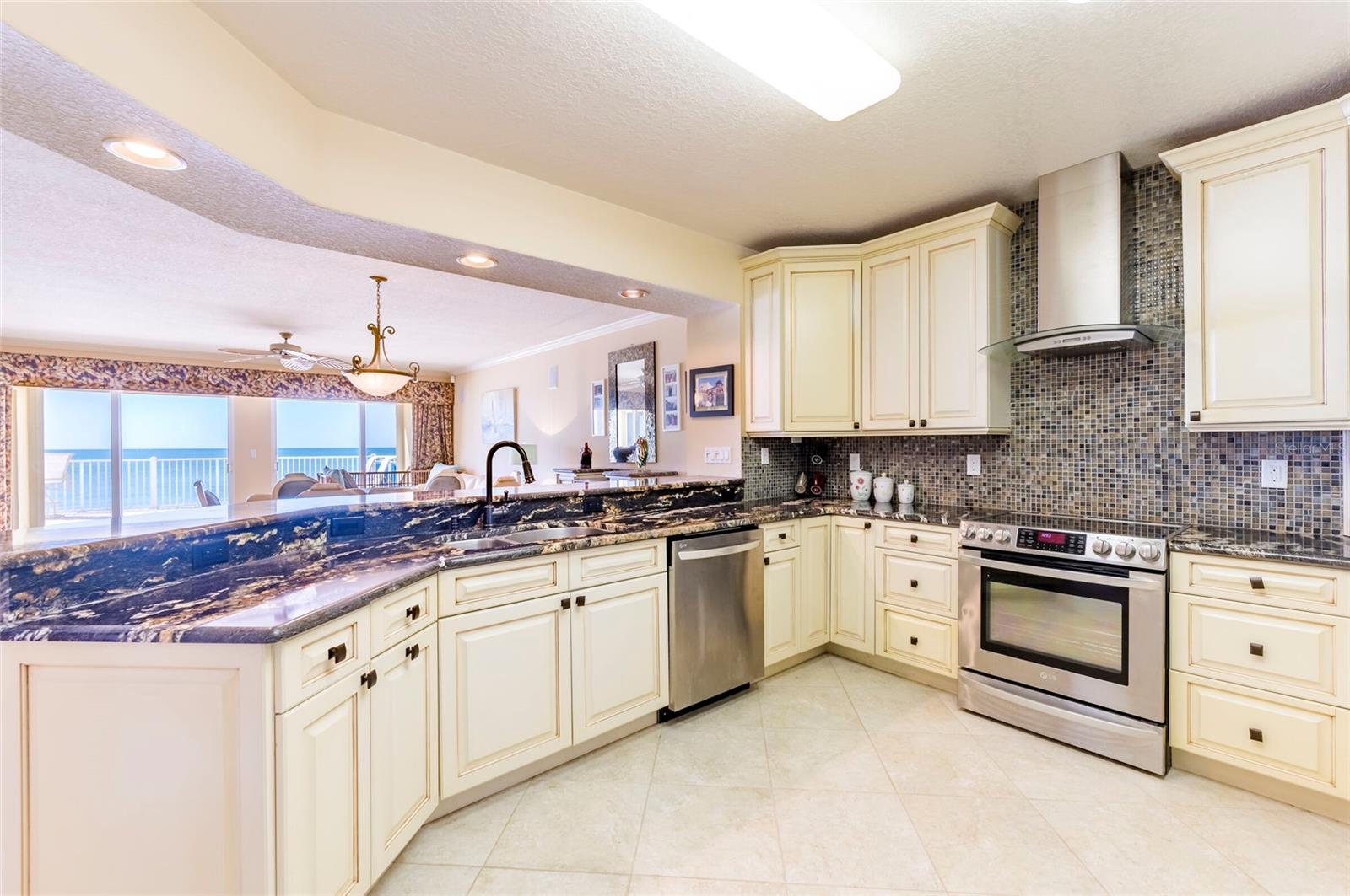 16750 GULF BLVD #214, NORTH REDINGTON BEACH, FL, 33708