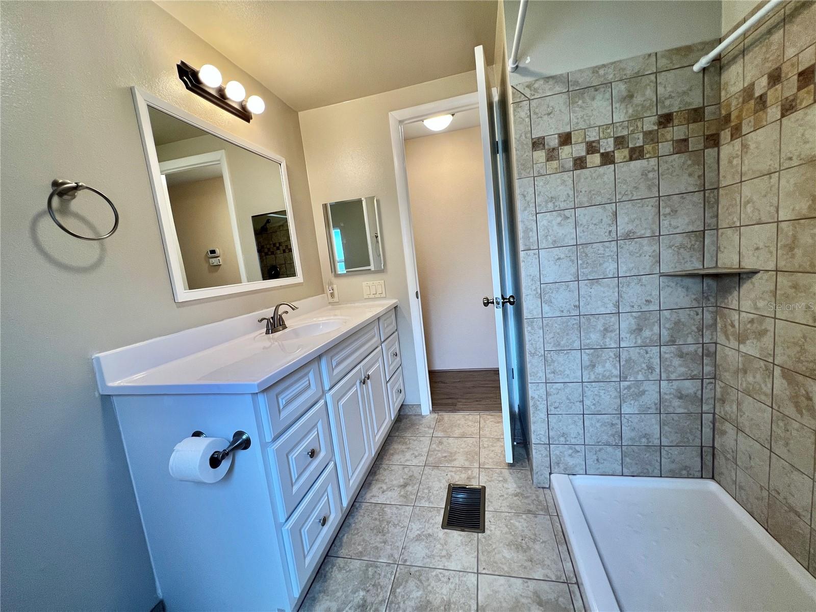 176 AZALEA TRL, LEESBURG, FL, 34748