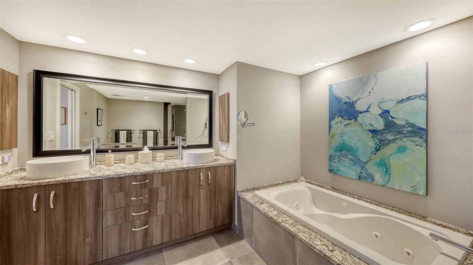 1211 GULF OF MEXICO DR #408, LONGBOAT KEY, FL, 34228