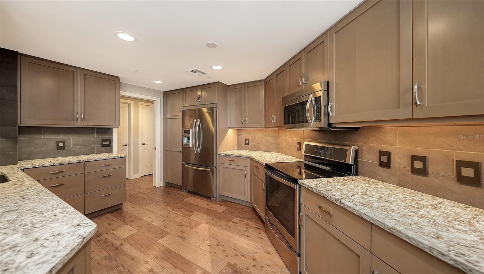 1211 GULF OF MEXICO DR #408, LONGBOAT KEY, FL, 34228