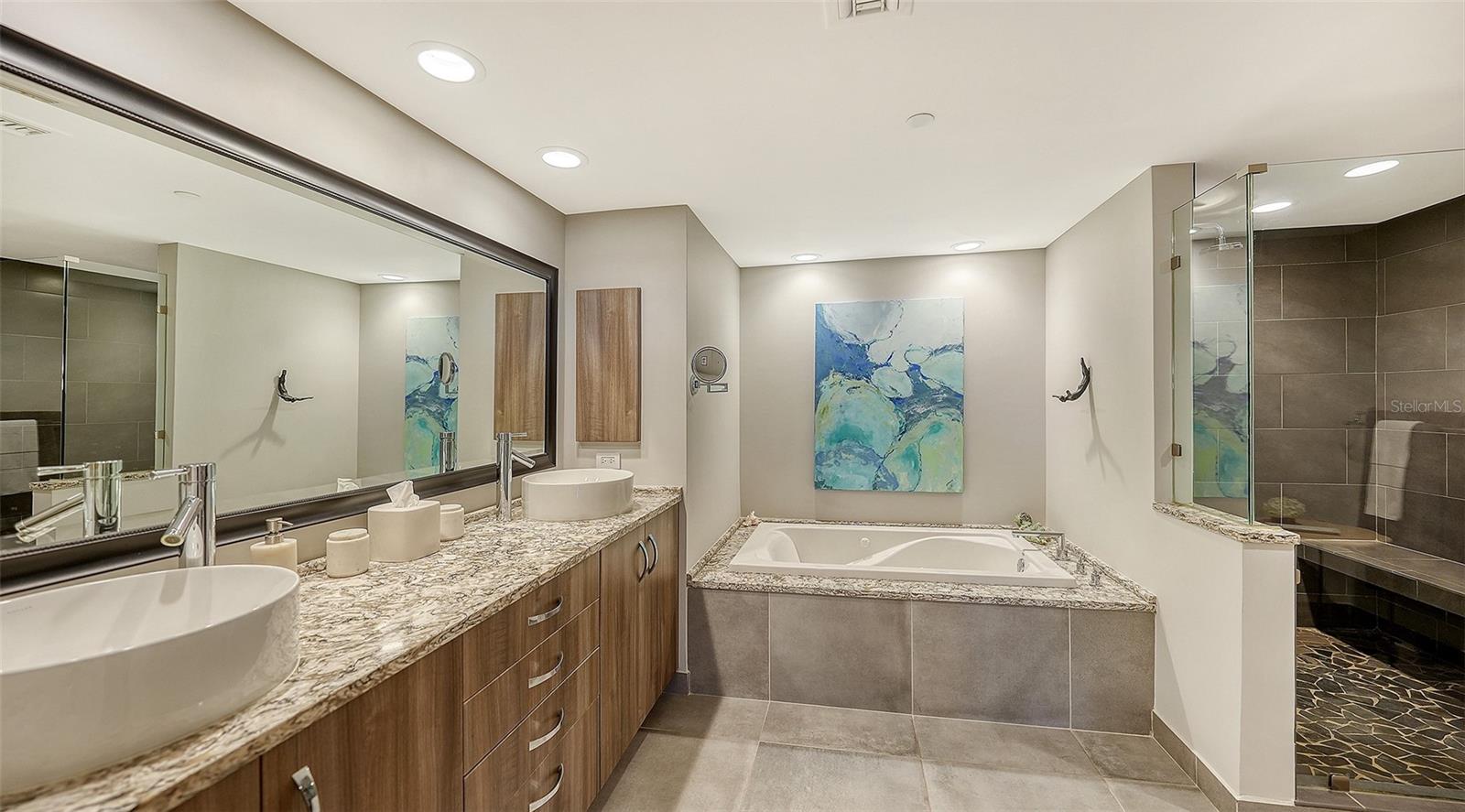 1211 GULF OF MEXICO DR #408, LONGBOAT KEY, FL, 34228