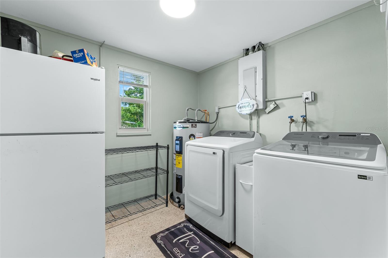 17040 E LAKE DR, NORTH FORT MYERS, FL, 33917