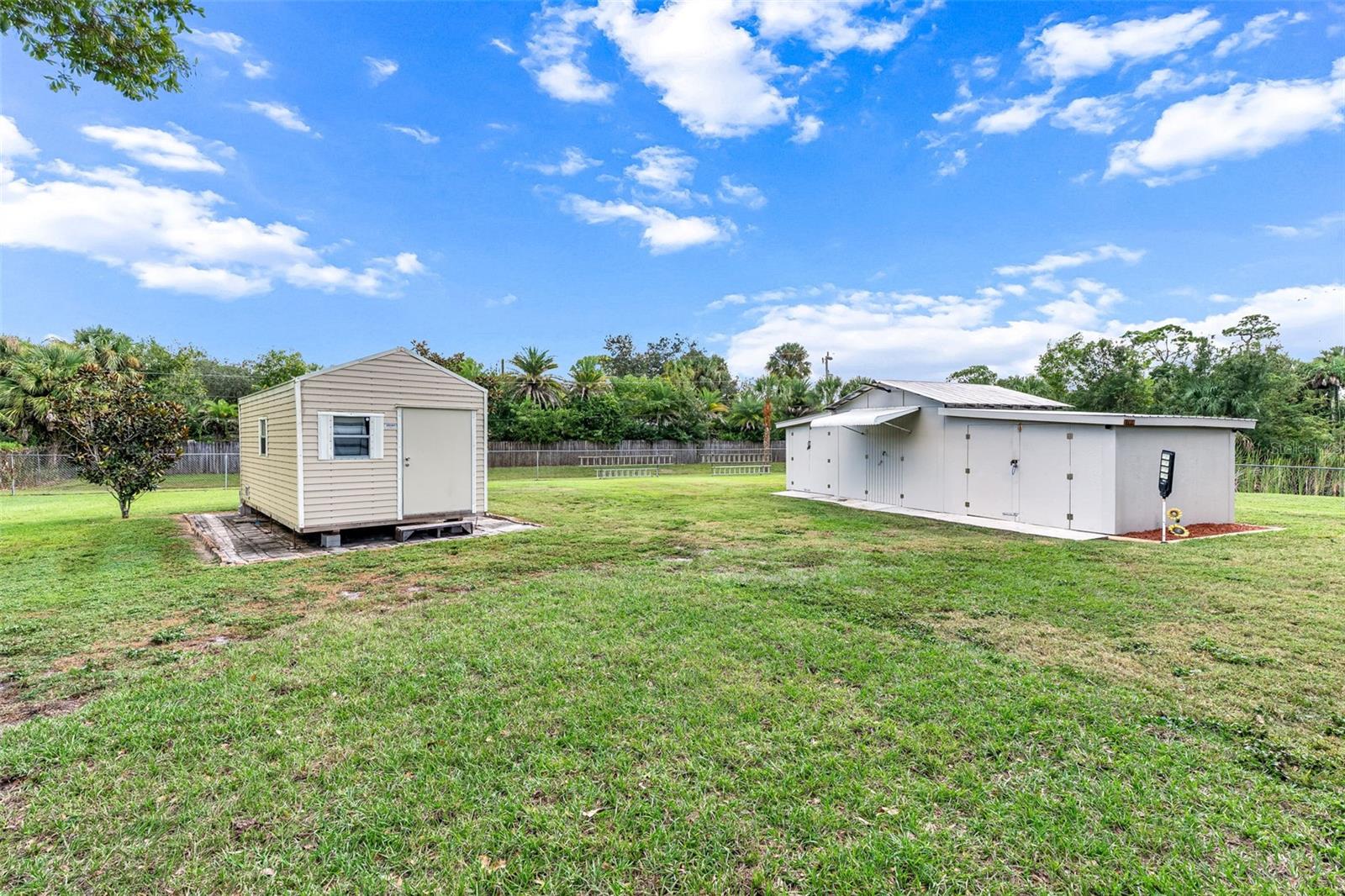 17040 E LAKE DR, NORTH FORT MYERS, FL, 33917