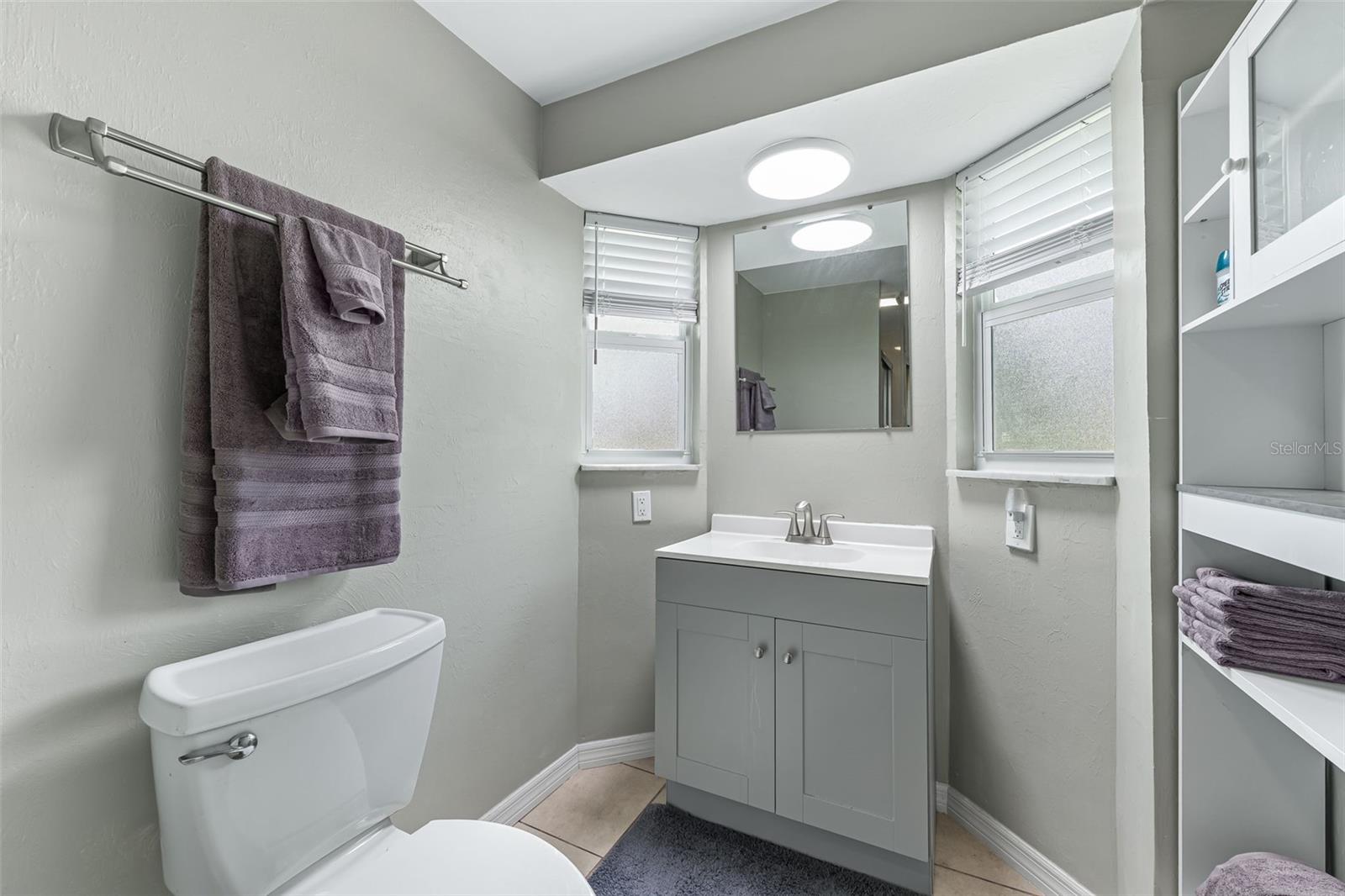 17040 E LAKE DR, NORTH FORT MYERS, FL, 33917