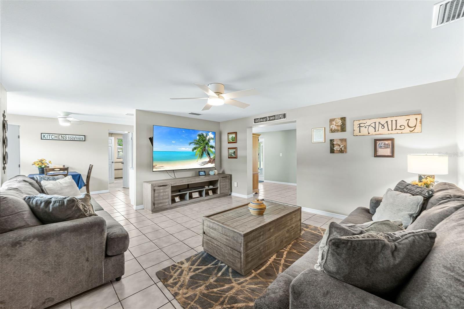 17040 E LAKE DR, NORTH FORT MYERS, FL, 33917