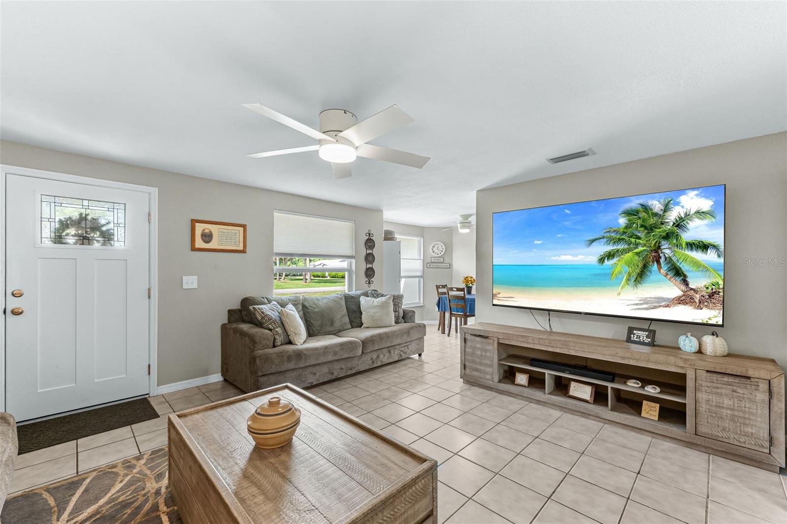 17040 E LAKE DR, NORTH FORT MYERS, FL, 33917