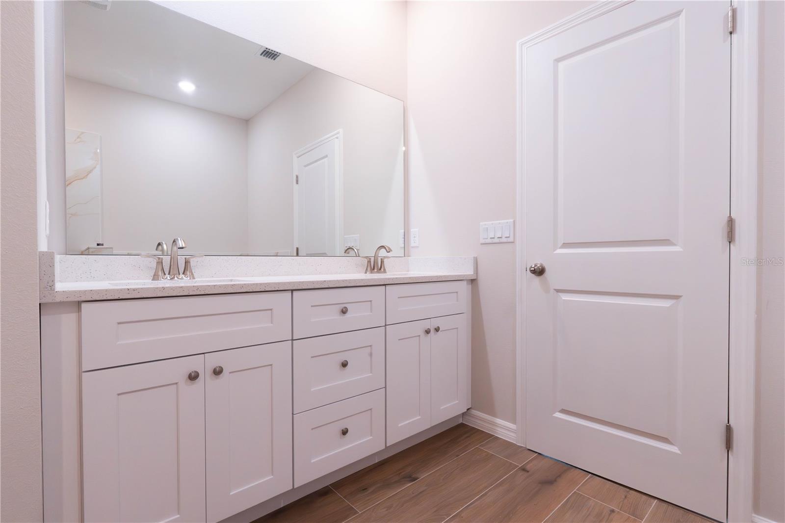 1 GINGER CIR, LEESBURG, FL, 34748