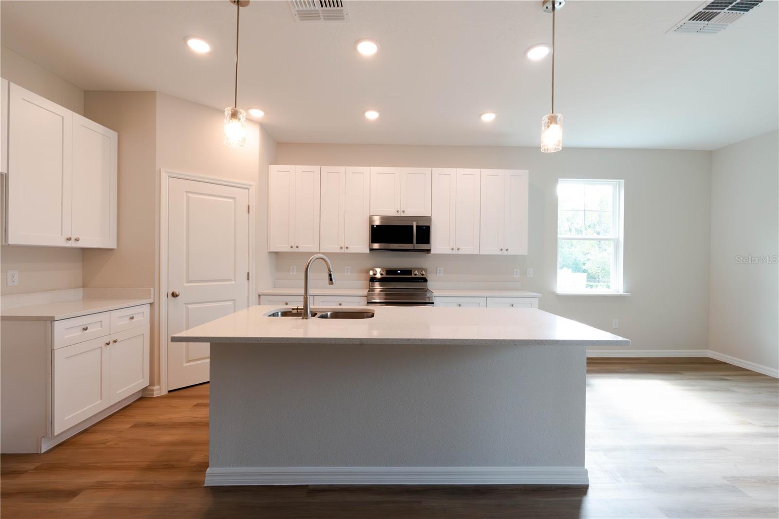 1 GINGER CIR, LEESBURG, FL, 34748