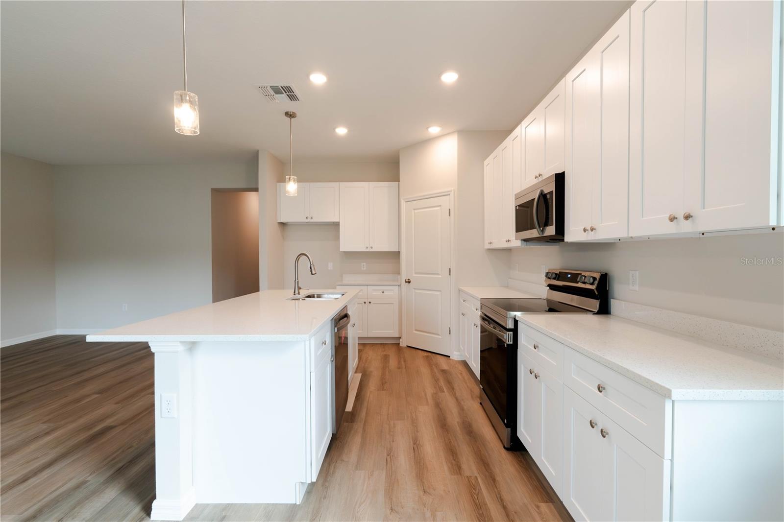 1 GINGER CIR, LEESBURG, FL, 34748