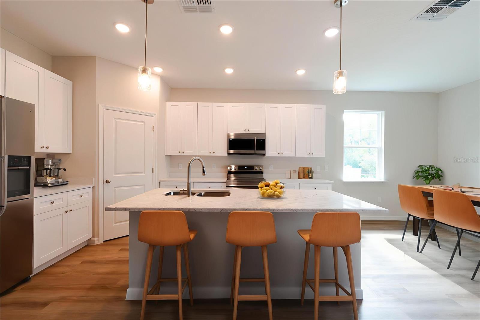 1 GINGER CIR, LEESBURG, FL, 34748