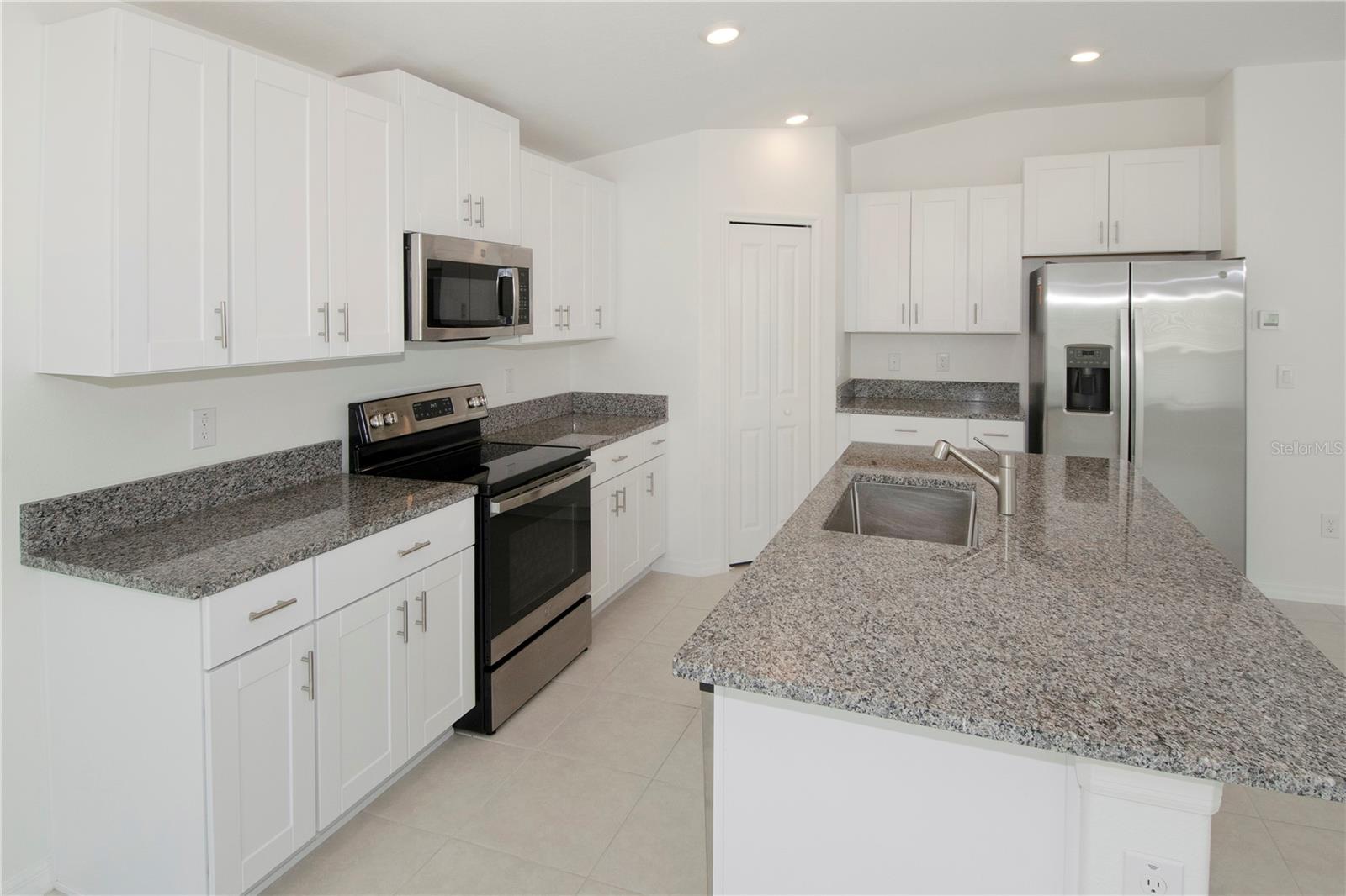 36618 GARDEN WALL WAY, ZEPHYRHILLS, FL, 33541