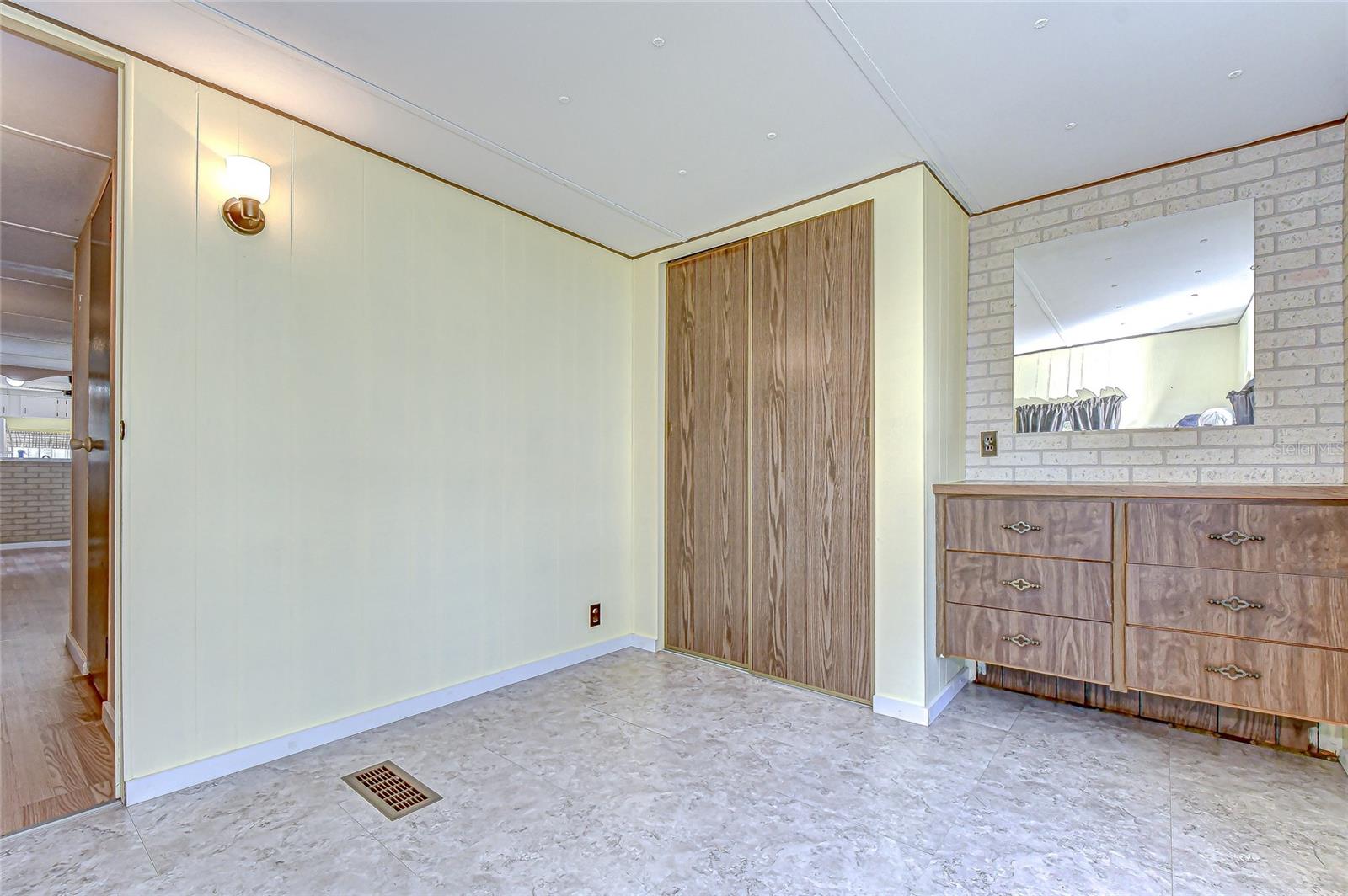 39153 HILLCREST DR, ZEPHYRHILLS, FL, 33542