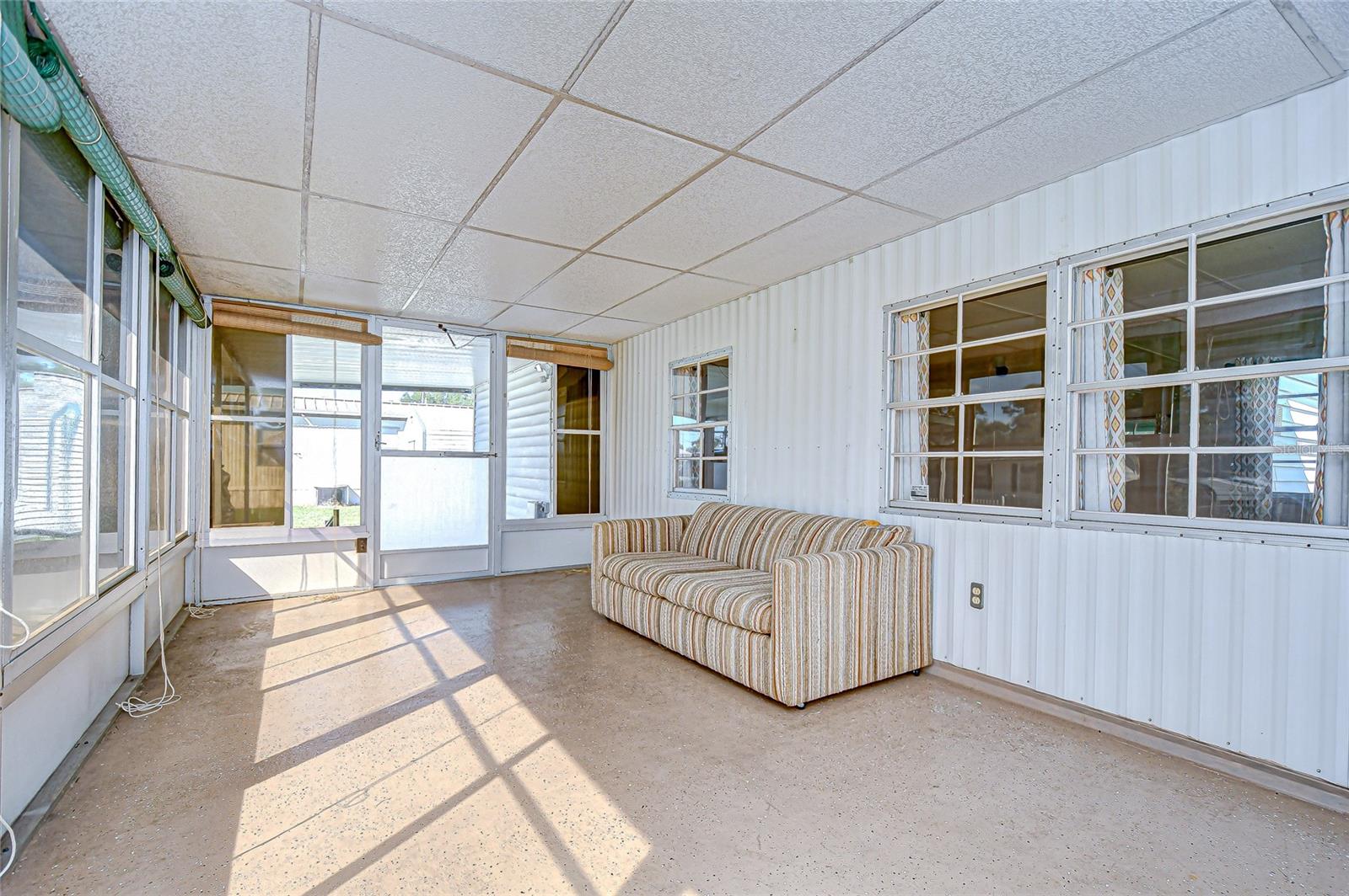 39153 HILLCREST DR, ZEPHYRHILLS, FL, 33542