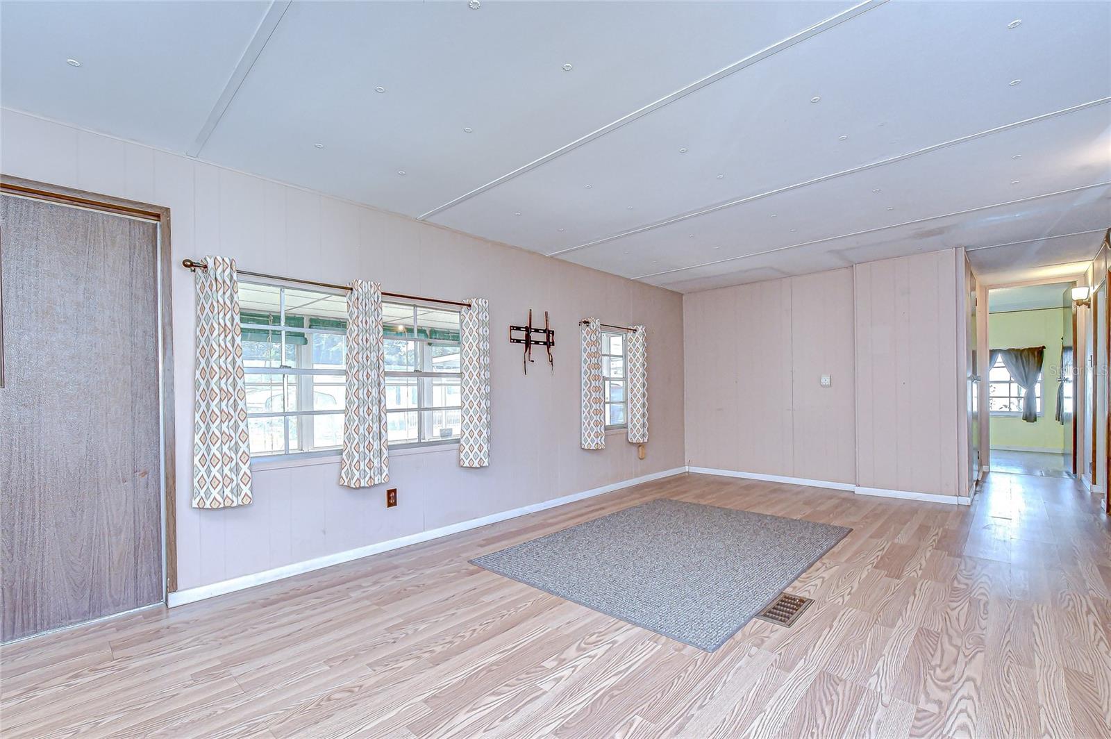 39153 HILLCREST DR, ZEPHYRHILLS, FL, 33542