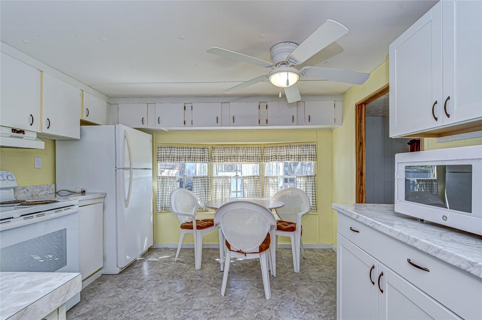 39153 HILLCREST DR, ZEPHYRHILLS, FL, 33542