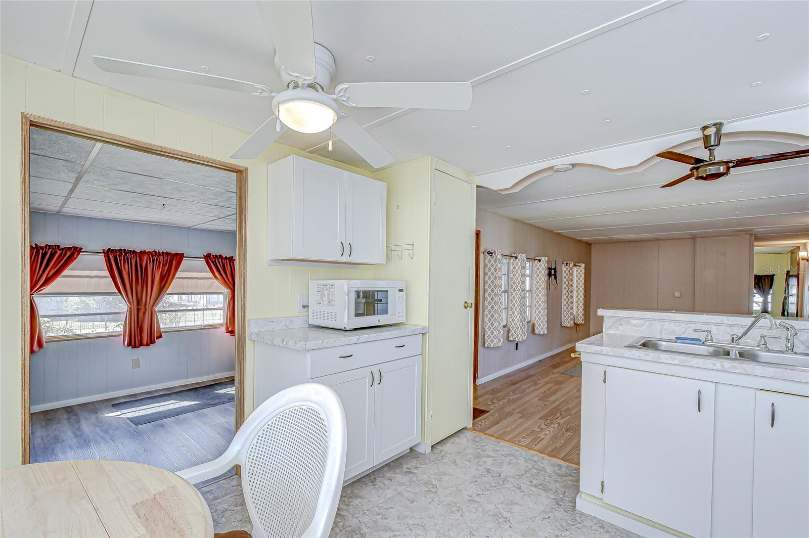 39153 HILLCREST DR, ZEPHYRHILLS, FL, 33542