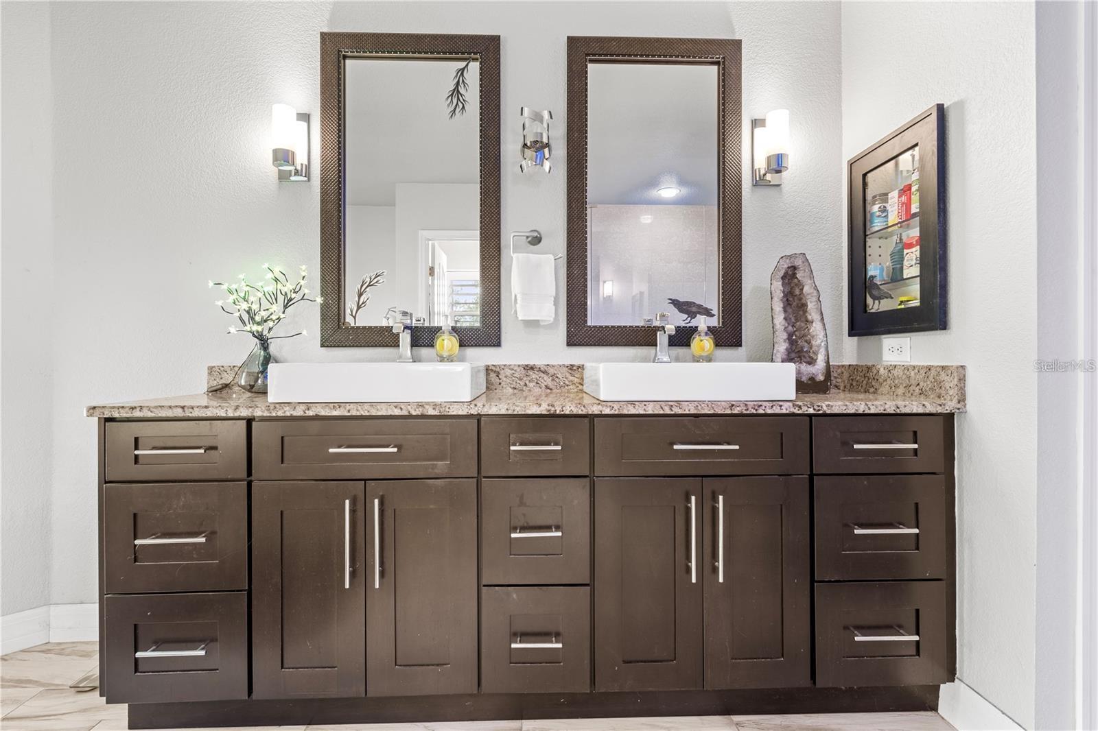 384 VIEDMA ST, PUNTA GORDA, FL, 33983