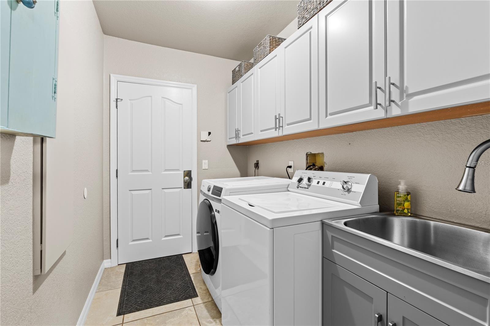 384 VIEDMA ST, PUNTA GORDA, FL, 33983