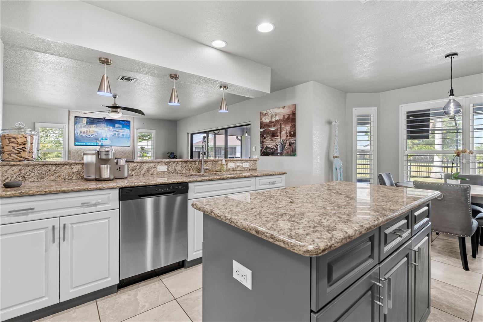 384 VIEDMA ST, PUNTA GORDA, FL, 33983