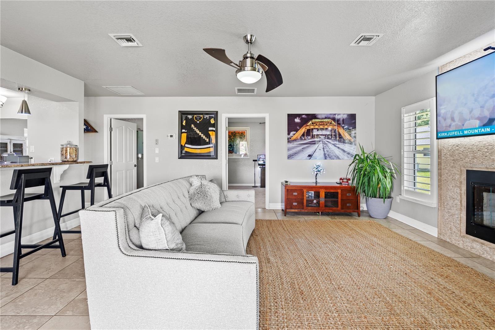 384 VIEDMA ST, PUNTA GORDA, FL, 33983