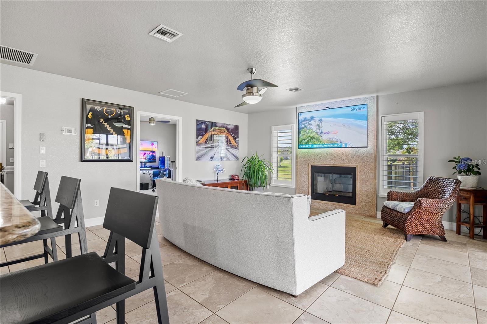 384 VIEDMA ST, PUNTA GORDA, FL, 33983