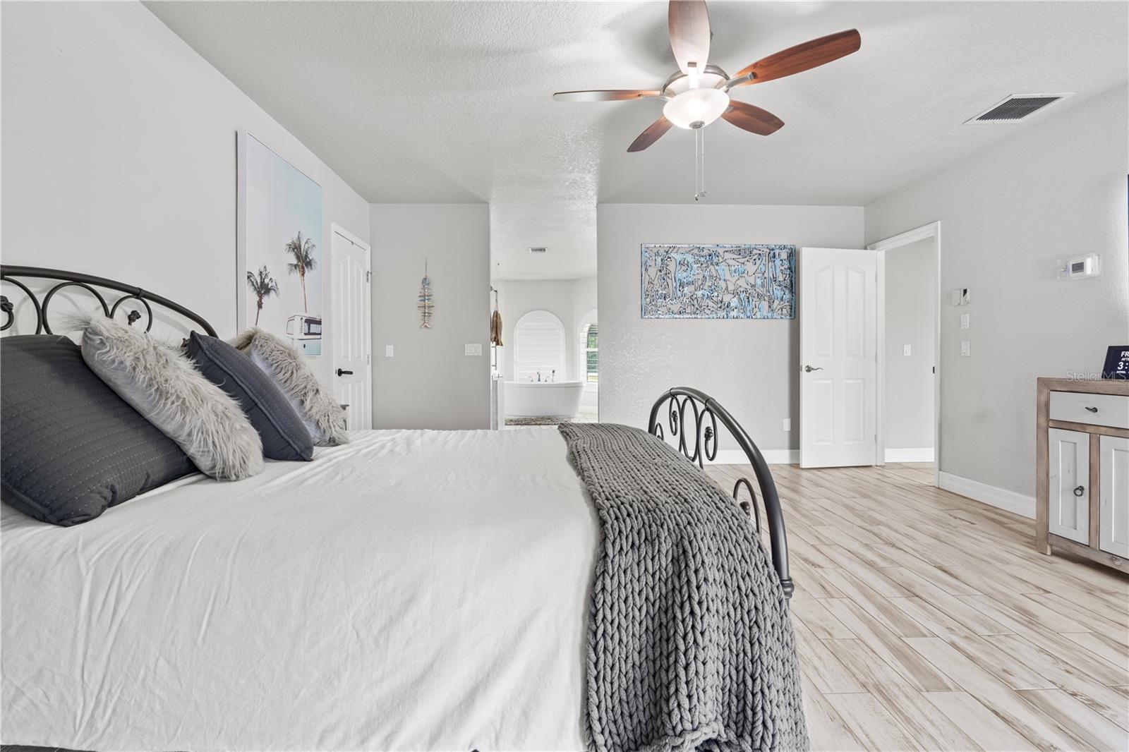 384 VIEDMA ST, PUNTA GORDA, FL, 33983