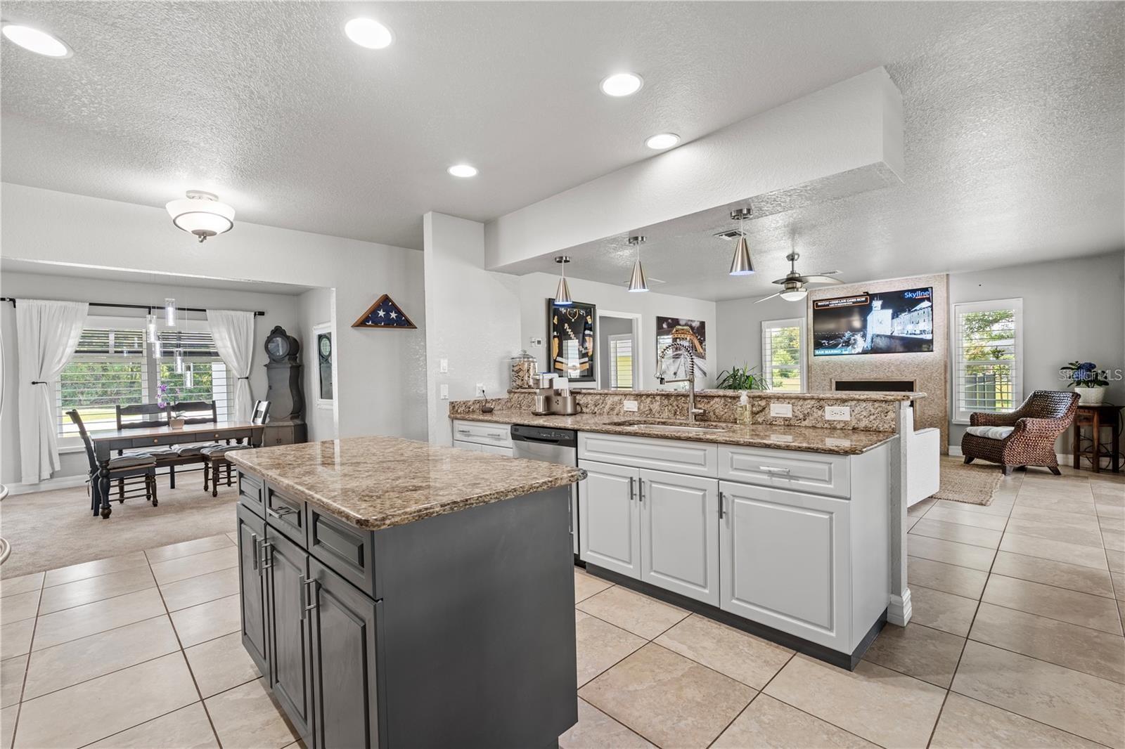 384 VIEDMA ST, PUNTA GORDA, FL, 33983