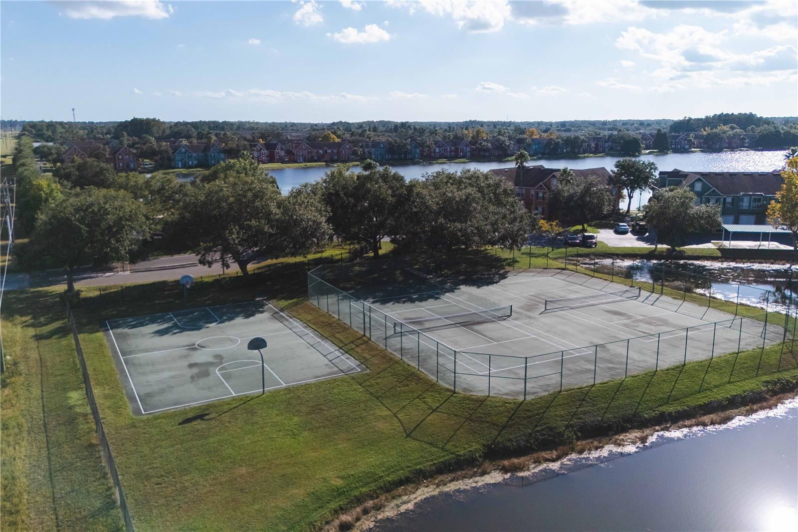 9260 LAKE CHASE ISLAND WAY, TAMPA, FL, 33626