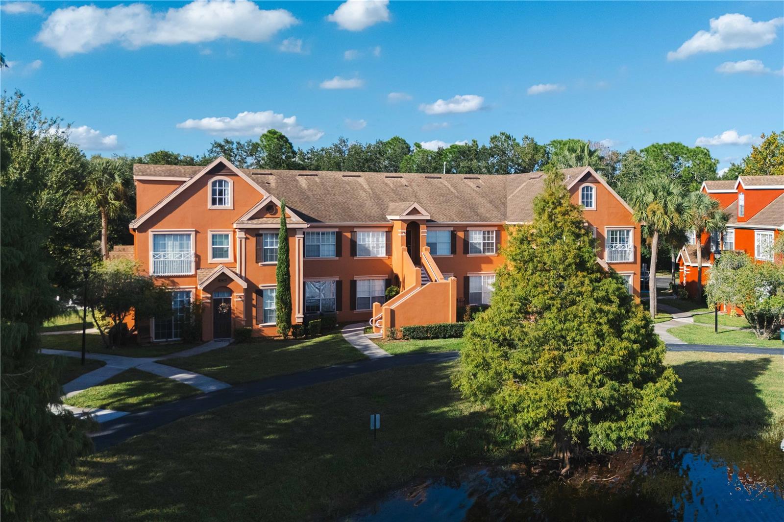 9260 LAKE CHASE ISLAND WAY, TAMPA, FL, 33626