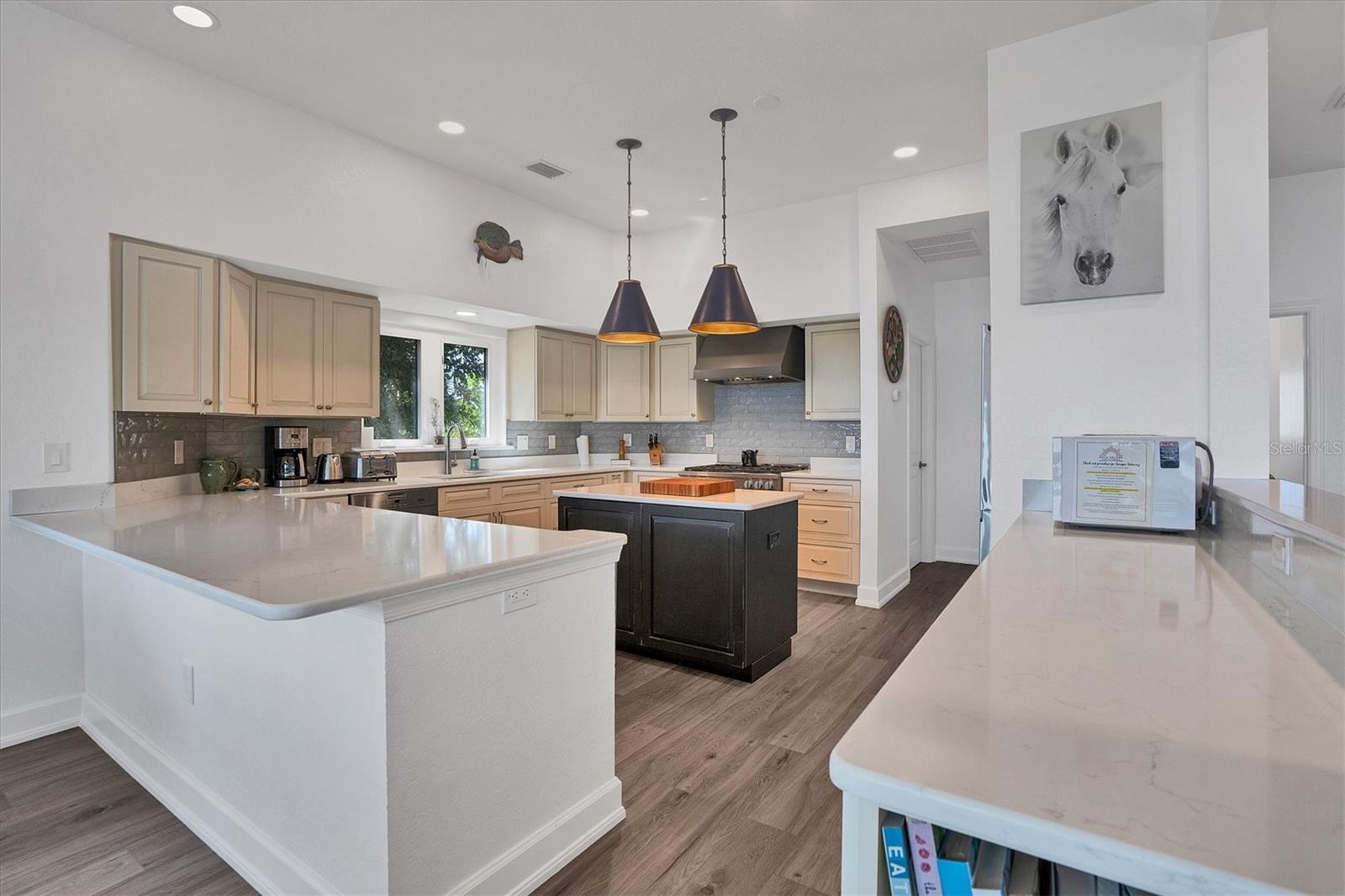 D6144445 Property Photo