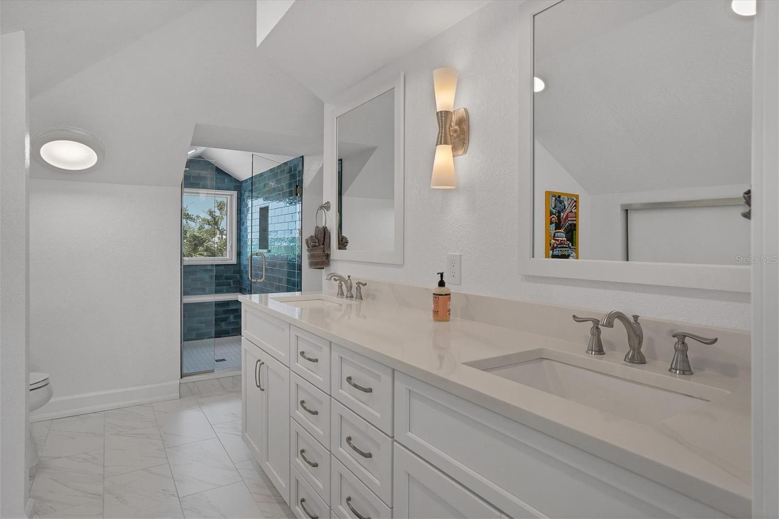 D6144445 Property Photo