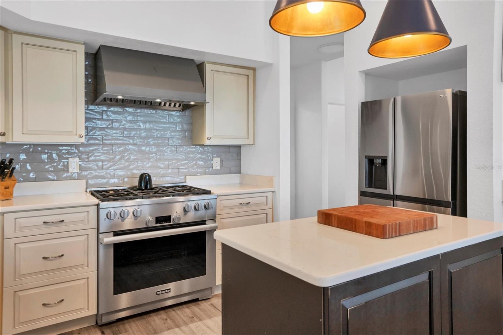 D6144445 Property Photo