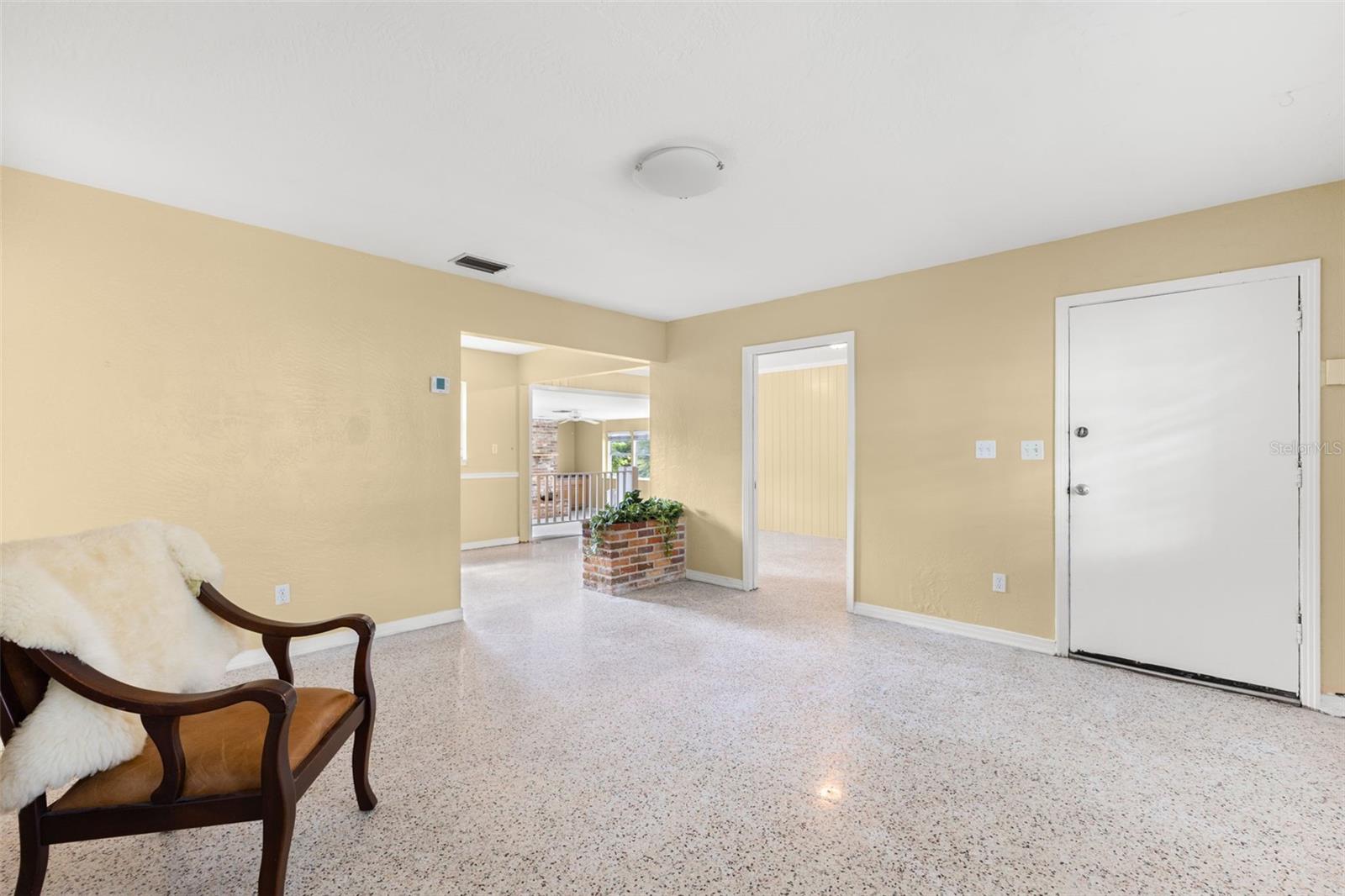 317 BRENTWOOD DR, TEMPLE TERRACE, FL, 33617