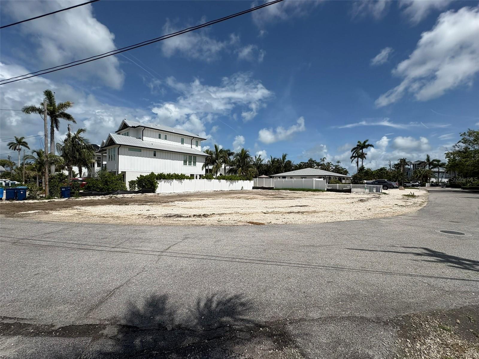 237 S HARBOR DR, HOLMES BEACH, FL, 34217