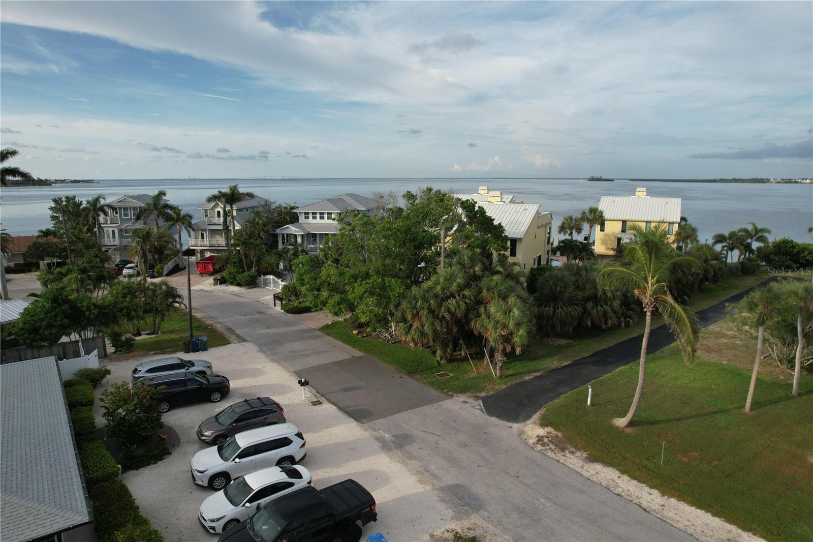 237 S HARBOR DR, HOLMES BEACH, FL, 34217