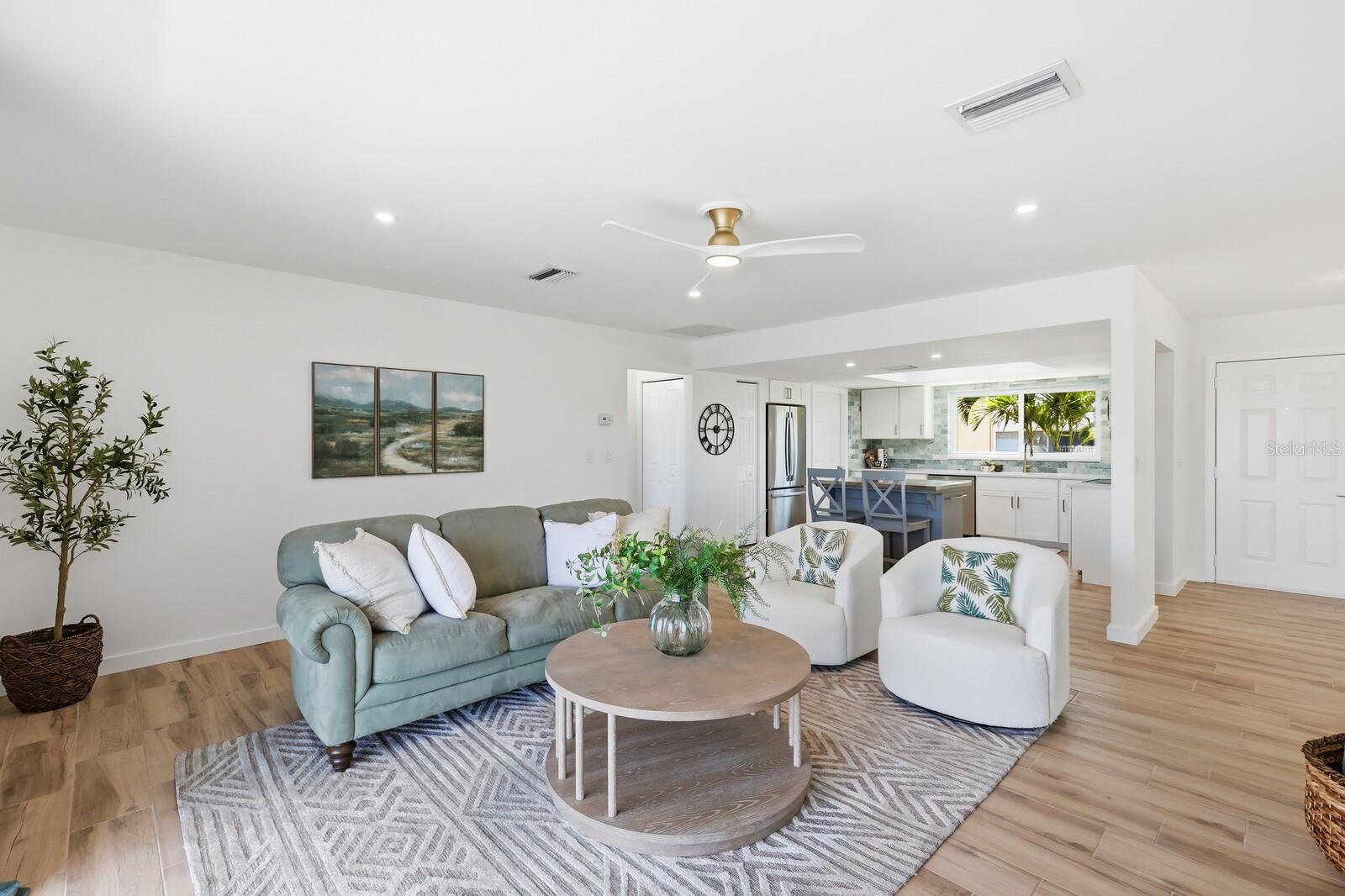 8711 51ST AVE W, BRADENTON, FL, 34210