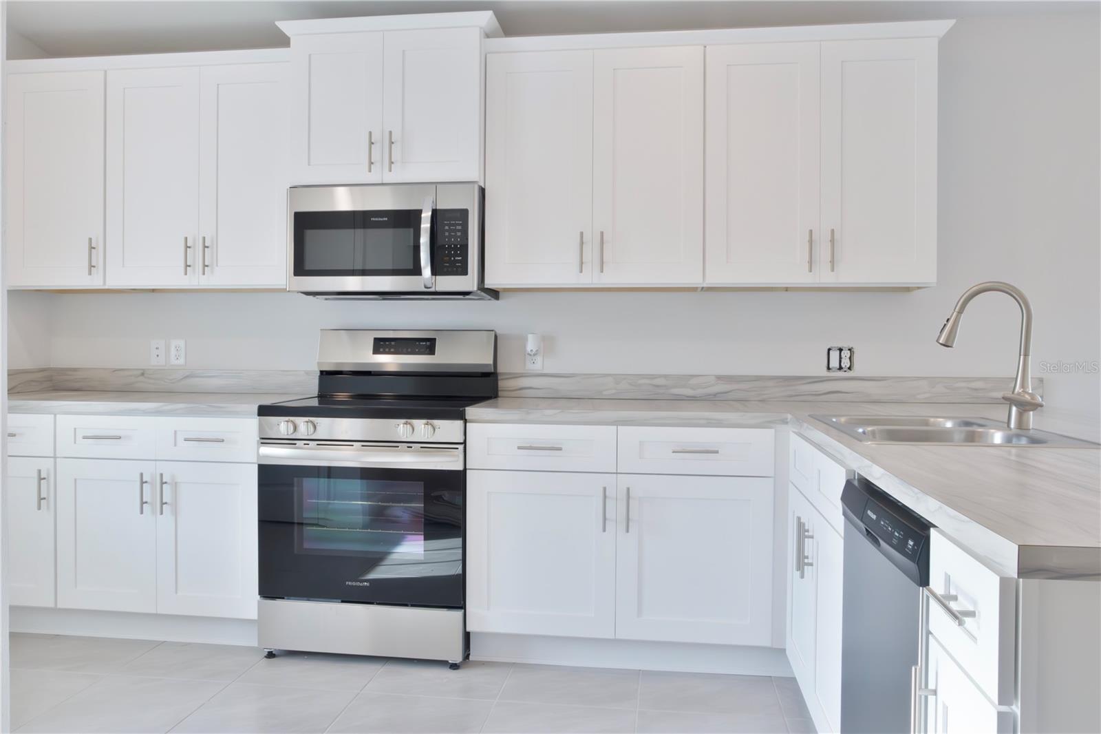 3318 E IRIS LN, BELL, FL, 32619