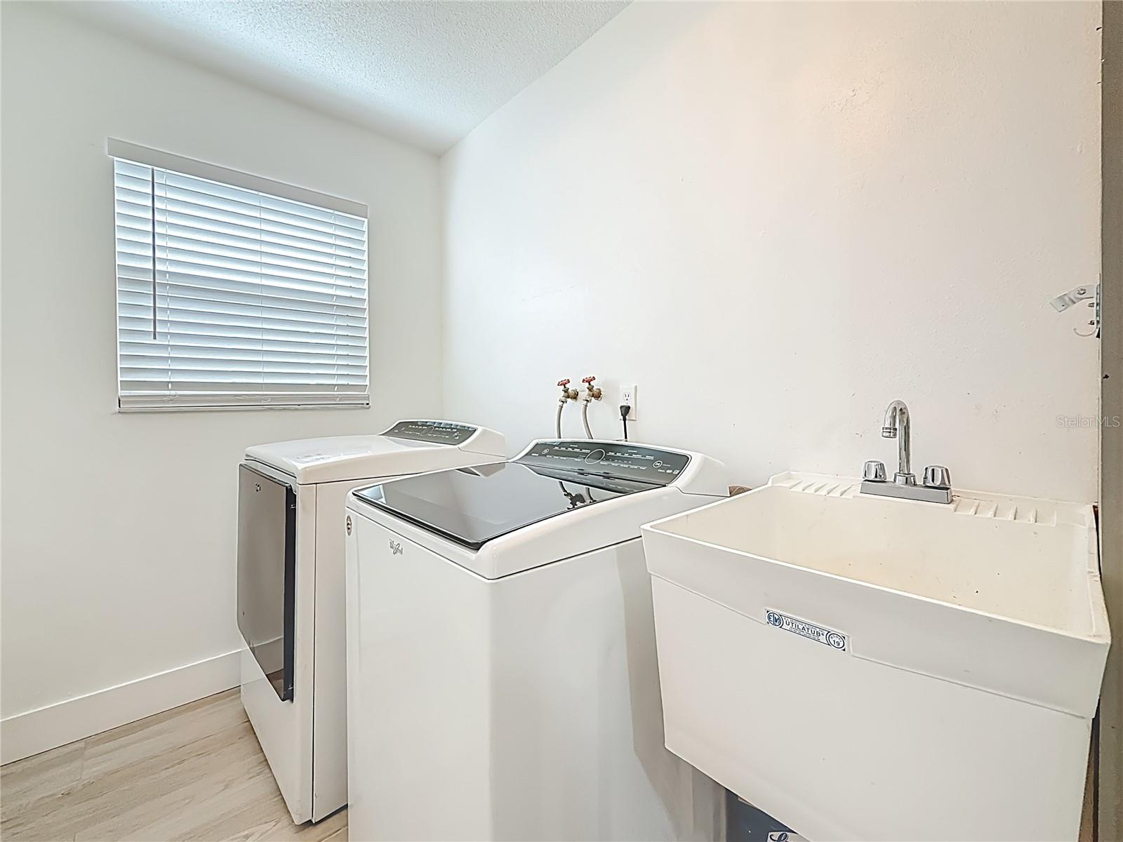 2071 BUTTERNUT CIR E, CLEARWATER, FL, 33763