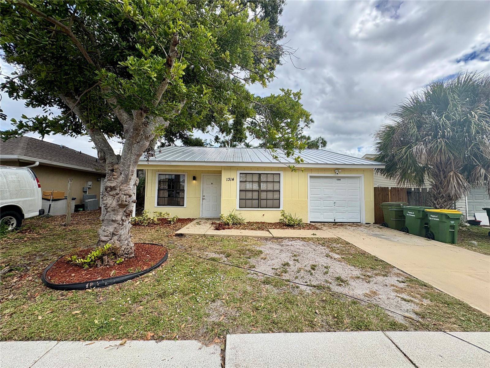 1314 N BRINK AVE, SARASOTA, FL, 34237