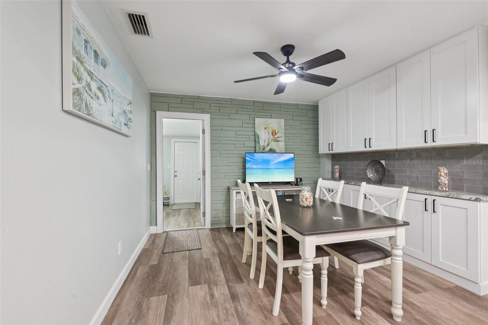 1004-1 PENINSULA AVE, TARPON SPRINGS, FL, 34689