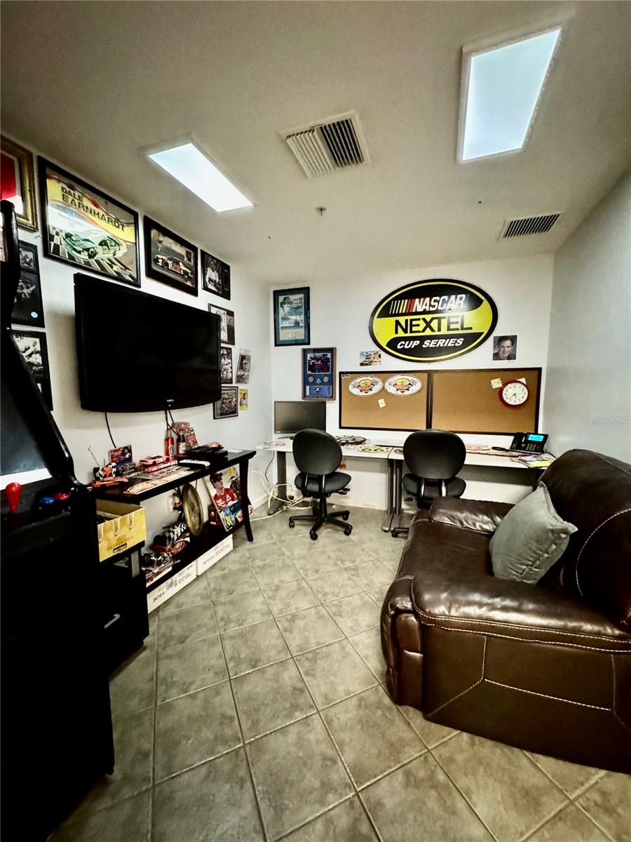 KNIGHTS TRAIL BUS SUITES BLDG B, NOKOMIS, FL, 34275