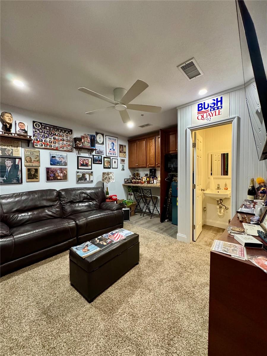 KNIGHTS TRAIL BUS SUITES BLDG B, NOKOMIS, FL, 34275