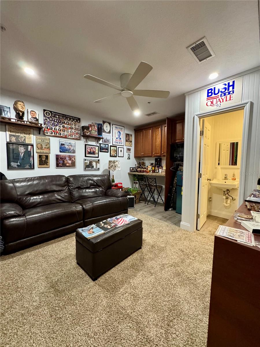 KNIGHTS TRAIL BUS SUITES BLDG B, NOKOMIS, FL, 34275