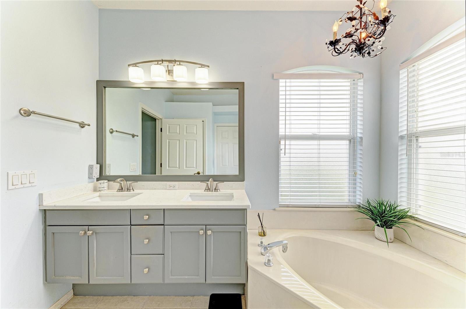 10726 OLD GROVE CIR, BRADENTON, FL, 34212