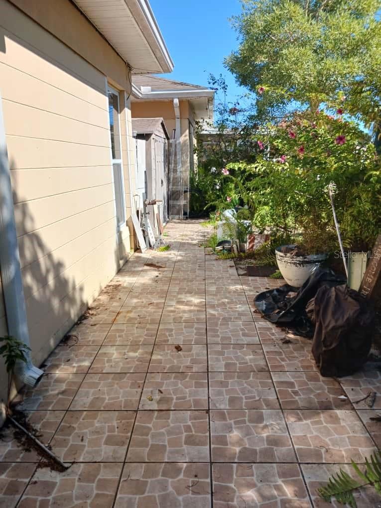 417 CLUB CIR, LAKESHORE, FL, 33854